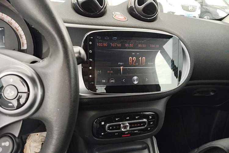 Used smart fortwo 2015 1.0L 52 kW Hardtop Passion Edition Audio And AC Panel