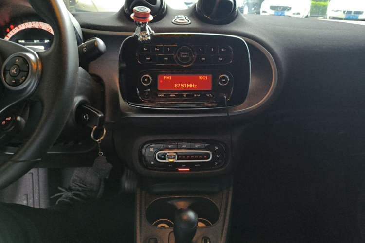 Used smart fortwo 2015 1.0L 52 kW Hardtop Passion Edition Audio And AC Panel