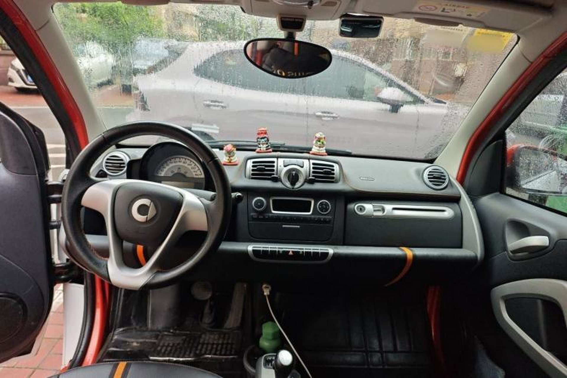 Used smart fortwo 2015 1.0 MHD Spark Special Edition Center Console