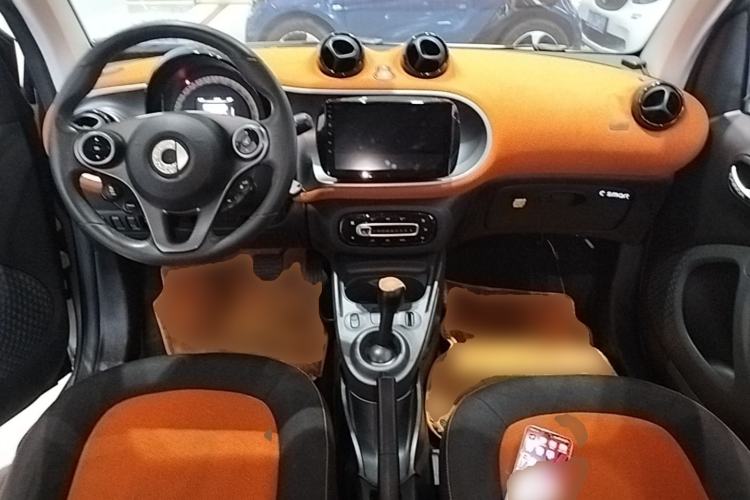 Used smart fortwo 2015 1.0L 52 kW Hardtop Passion Edition Center Console