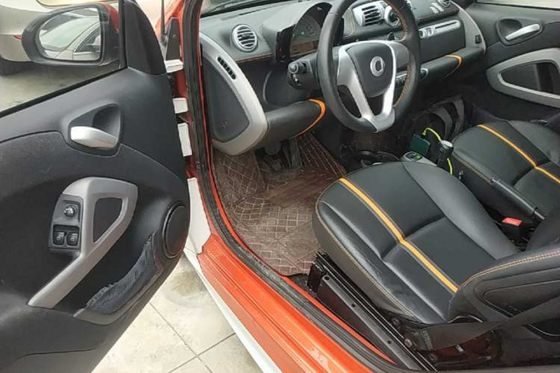Used smart fortwo 2015 1.0 MHD Spark Special Edition Driver Seat