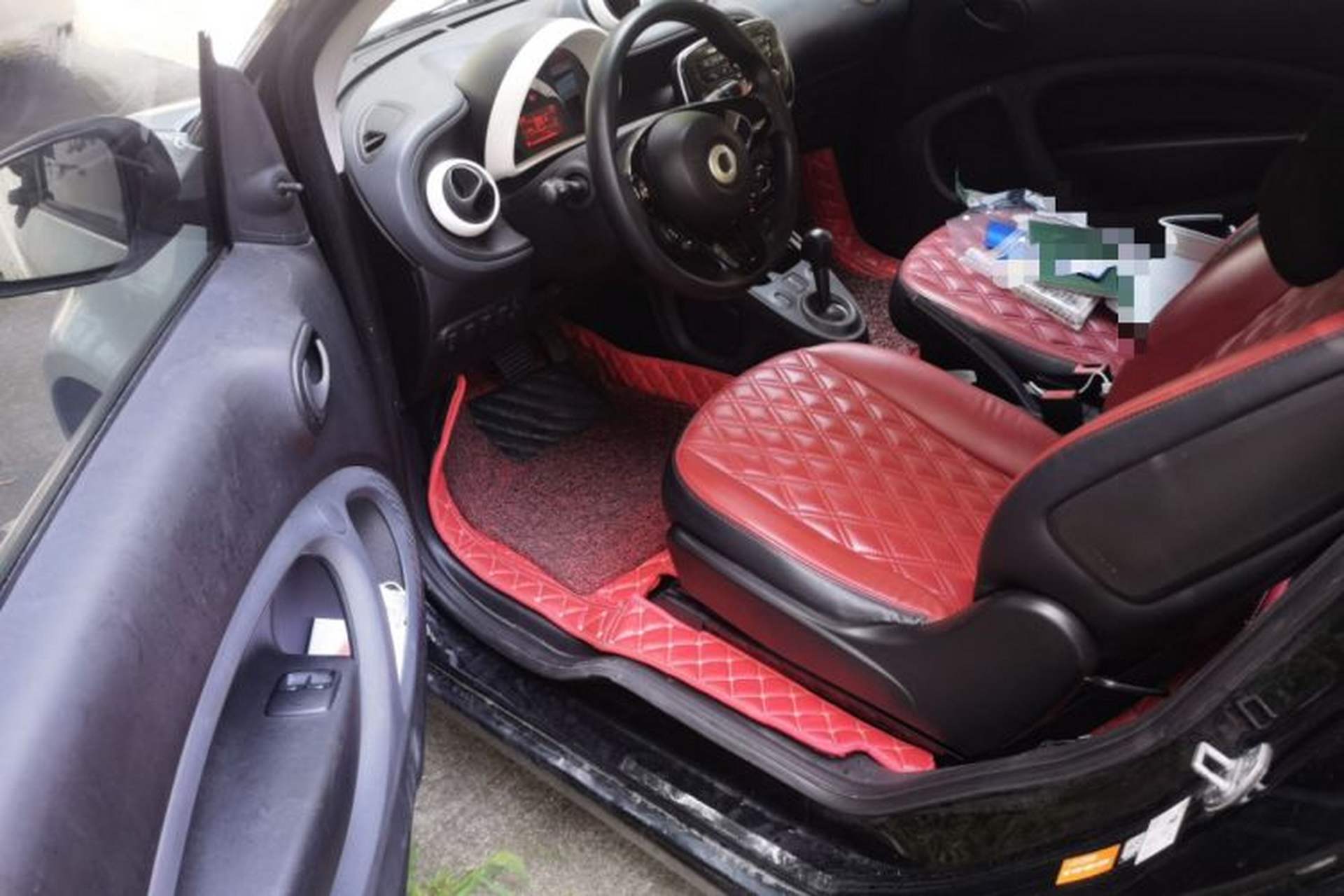 Used smart fortwo 2015 1.0L 52 kW hardtop Dynamic version Driver Seat