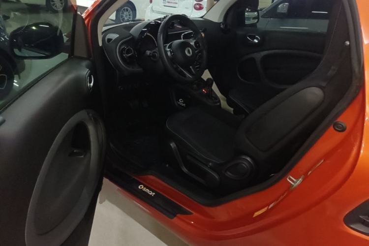 Used smart fortwo 2015 1.0L 52 kW Hardtop Passion Edition Driver Seat