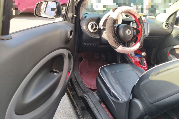 Used smart fortwo 2015 1.0L 52 kW hardtop Dynamic version Driver Seat