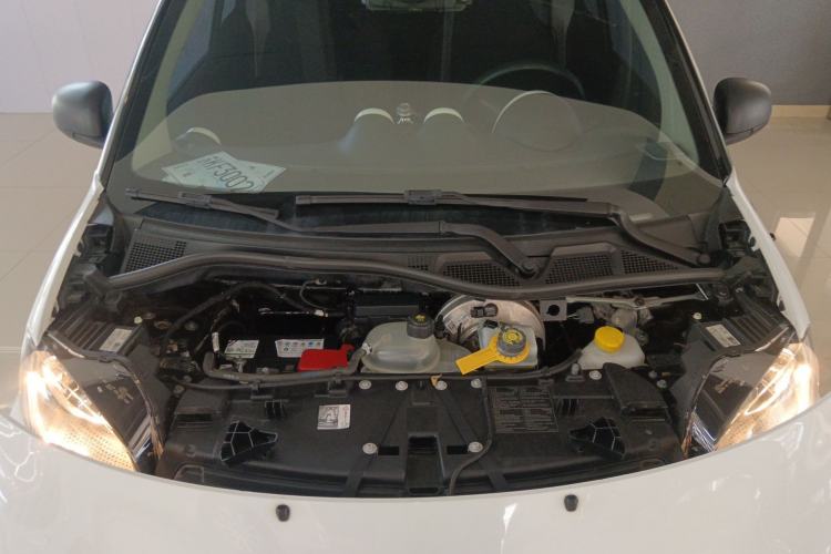 Used smart fortwo 2015 1.0L 52 kW hardtop Dynamic version Engine Bay