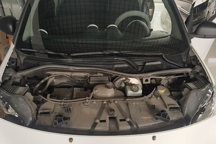 Used smart fortwo 2015 1.0L 52 kW hardtop Dynamic version Engine Bay