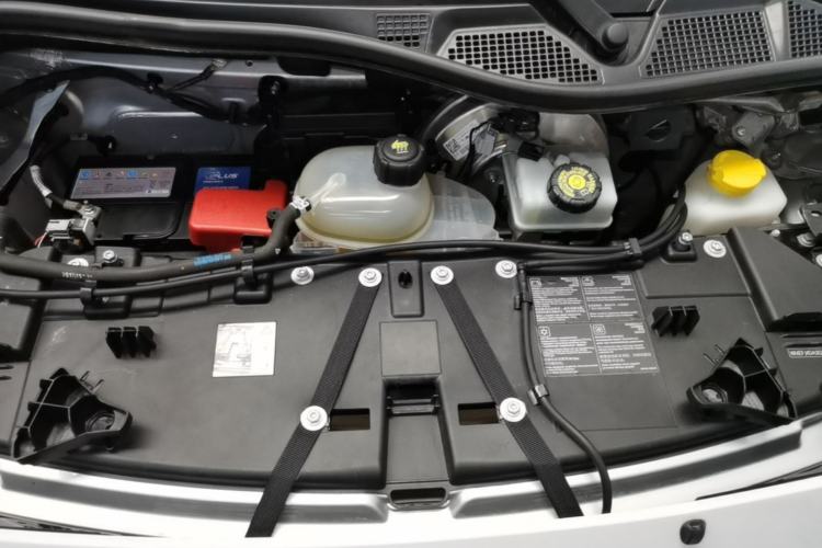 Used smart fortwo 2015 1.0L 52 kW Hardtop Passion Edition Engine Bay