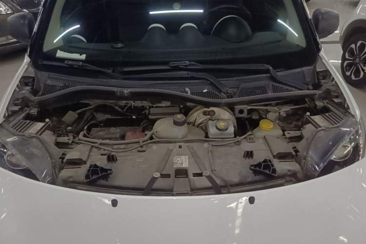 Used smart fortwo 2015 1.0L 52 kW hardtop Dynamic version Engine Bay