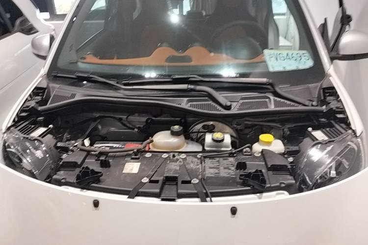Used smart fortwo 2015 1.0L 52 kW Hardtop Passion Edition Engine Bay