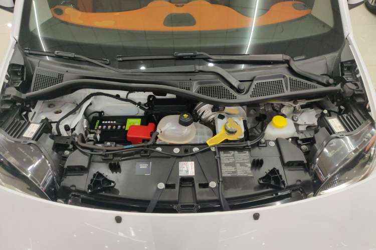 Used smart fortwo 2015 1.0L 52 kW Hardtop Passion Edition Engine Bay