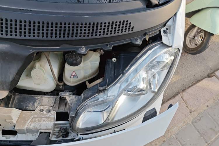 Used smart fortwo 2015 1.0 MHD Comfort Travel Edition Engine Bay Left