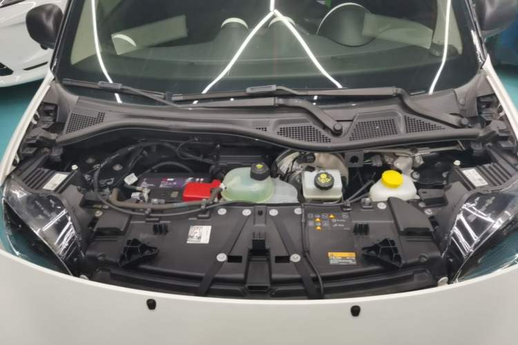 Used smart fortwo 2015 1.0L 52 kW hardtop Dynamic version Engine Bay