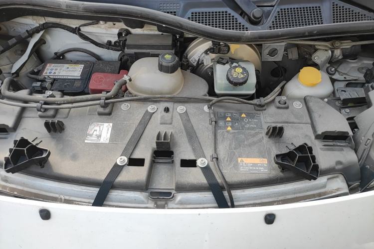 Used smart fortwo 2015 1.0L 52 kW Hardtop Passion Edition Engine Bay