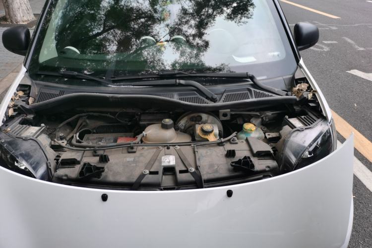 Used smart fortwo 2015 1.0L 52 kW hardtop Dynamic version Engine Bay