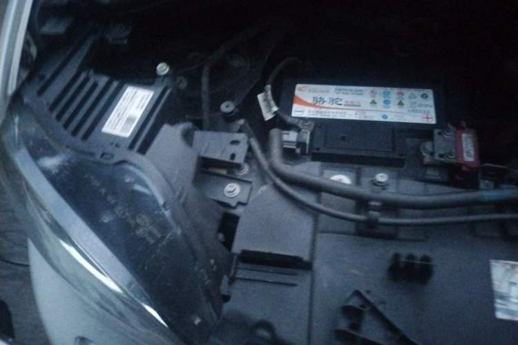 Used smart fortwo 2015 1.0L 52 kW Hardtop Passion Edition Engine Bay Right