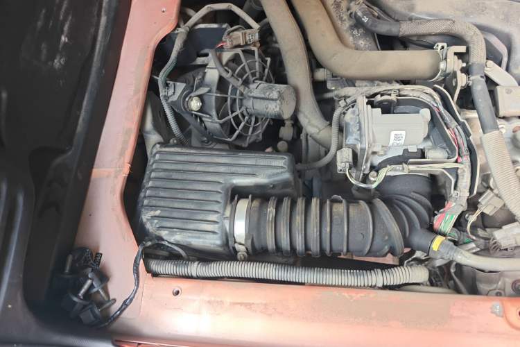 Used smart fortwo 2015 1.0L 52 kW Hardtop Passion Edition Engine Bay Right
