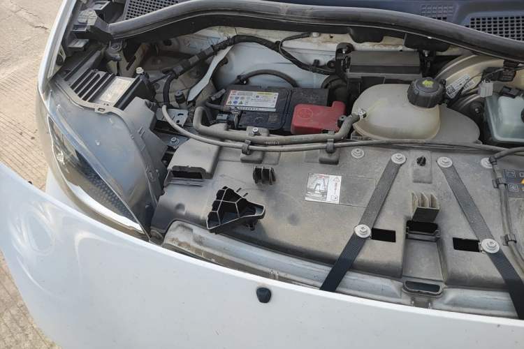 Used smart fortwo 2015 1.0L 52 kW Hardtop Passion Edition Engine Bay Right