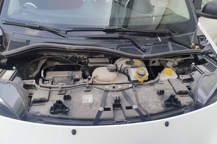 Used smart fortwo 2015 1.0L 52 kW hardtop Dynamic version Engine Bay