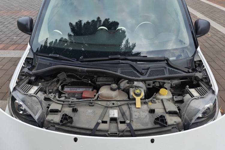 Used smart fortwo 2015 1.0L 52 kW hardtop Dynamic version Engine Bay