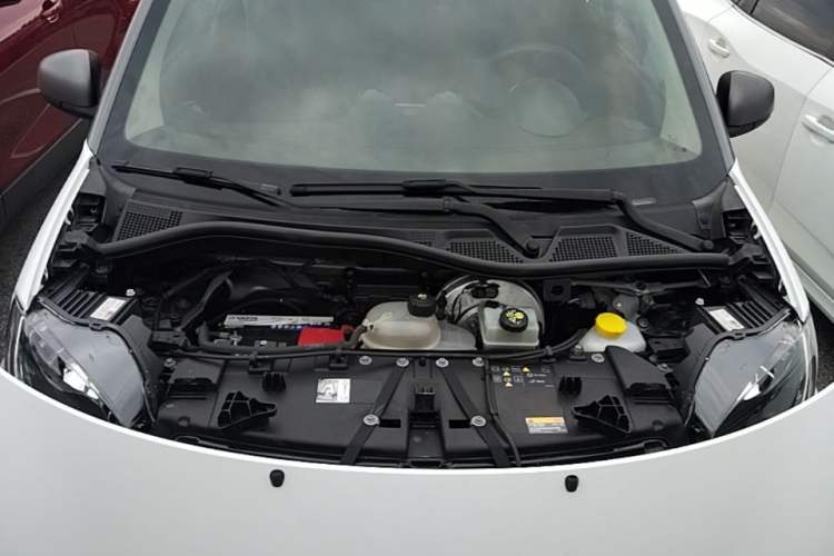 Used smart fortwo 2015 1.0L 52 kW Hardtop Passion Edition Engine Bay