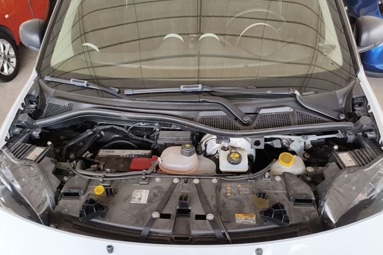 Used smart fortwo 2015 1.0L 52 kW hardtop Dynamic version Engine Bay