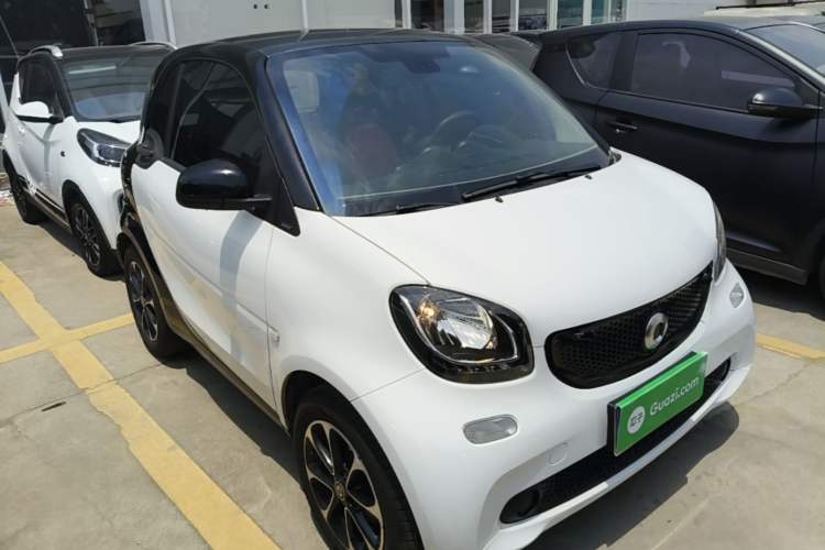 Used smart fortwo 2015 1.0L 52 kW Hardtop Passion Edition Exterior 1
