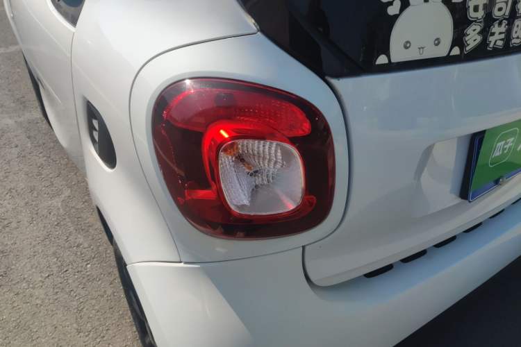 Used smart fortwo 2015 1.0L 52 kW hardtop Dynamic version Exterior 1