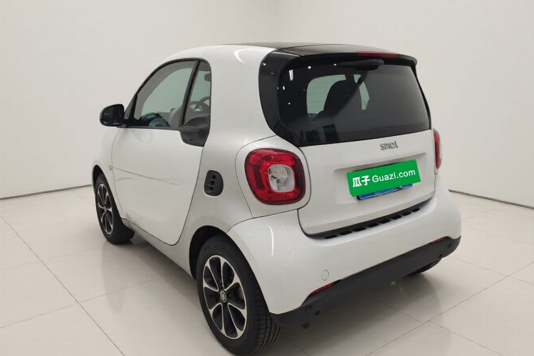 Used smart fortwo 2015 1.0L 52 kW Hardtop Passion Edition Exterior 2
