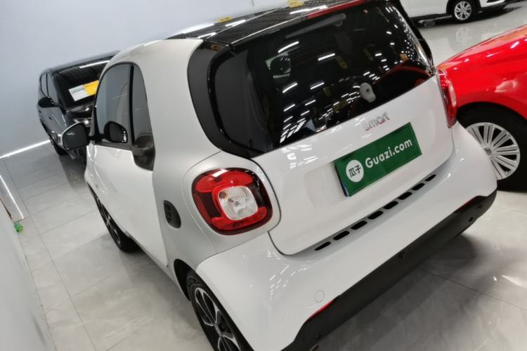Used smart fortwo 2015 1.0L 52 kW Hardtop Passion Edition Exterior 2