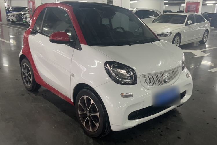 Used smart fortwo 2015 1.0L 52 kW Hardtop Passion Edition Exterior 2