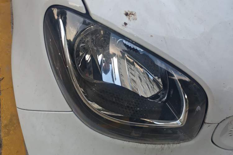 Used smart fortwo 2015 1.0L 52 kW Hardtop Passion Edition Exterior 3