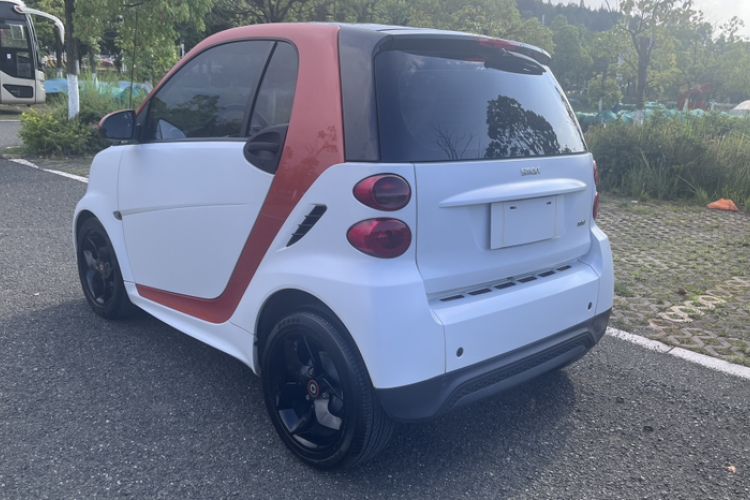 Used smart fortwo 2015 1.0 MHD Spark Special Edition Exterior 3