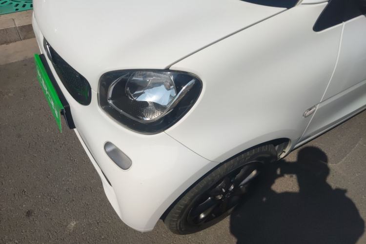 Used smart fortwo 2015 1.0L 52 kW hardtop Dynamic version Exterior 3