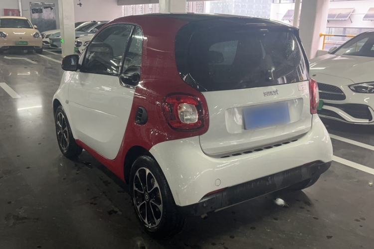 Used smart fortwo 2015 1.0L 52 kW Hardtop Passion Edition Exterior 3