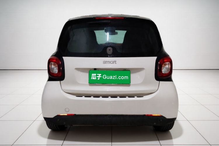 Used smart fortwo 2015 1.0L 52 kW Hardtop Passion Edition Exterior 4