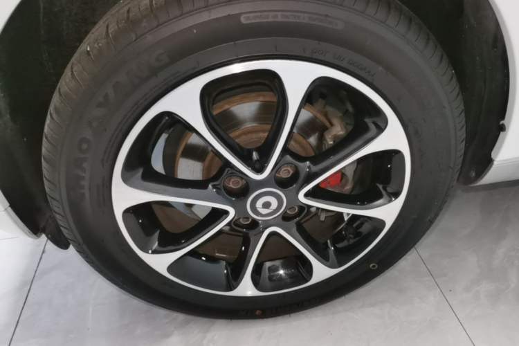 Used smart fortwo 2015 1.0L 52 kW Hardtop Passion Edition Exterior 4