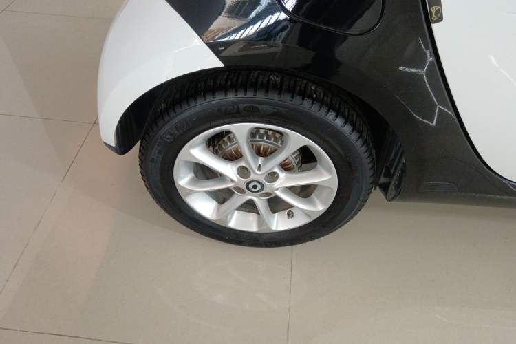 Used smart fortwo 2015 1.0L 52 kW hardtop Dynamic version Exterior 5