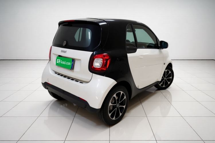 Used smart fortwo 2015 1.0L 52 kW Hardtop Passion Edition Exterior 5