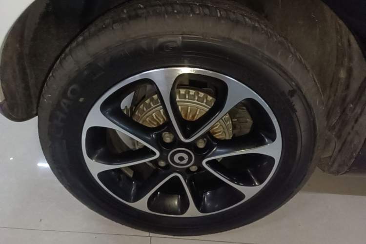 Used smart fortwo 2015 1.0L 52 kW Hardtop Passion Edition Exterior 5