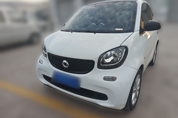 Used smart fortwo 2015 1.0L 52 kW hardtop Dynamic version Front