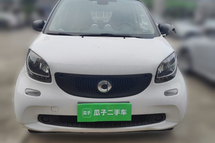 Used smart fortwo 2015 1.0L 52 kW hardtop Dynamic version Front