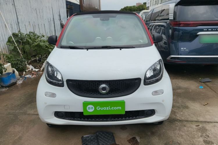 Used smart fortwo 2015 1.0L 52 kW hardtop Dynamic version Front