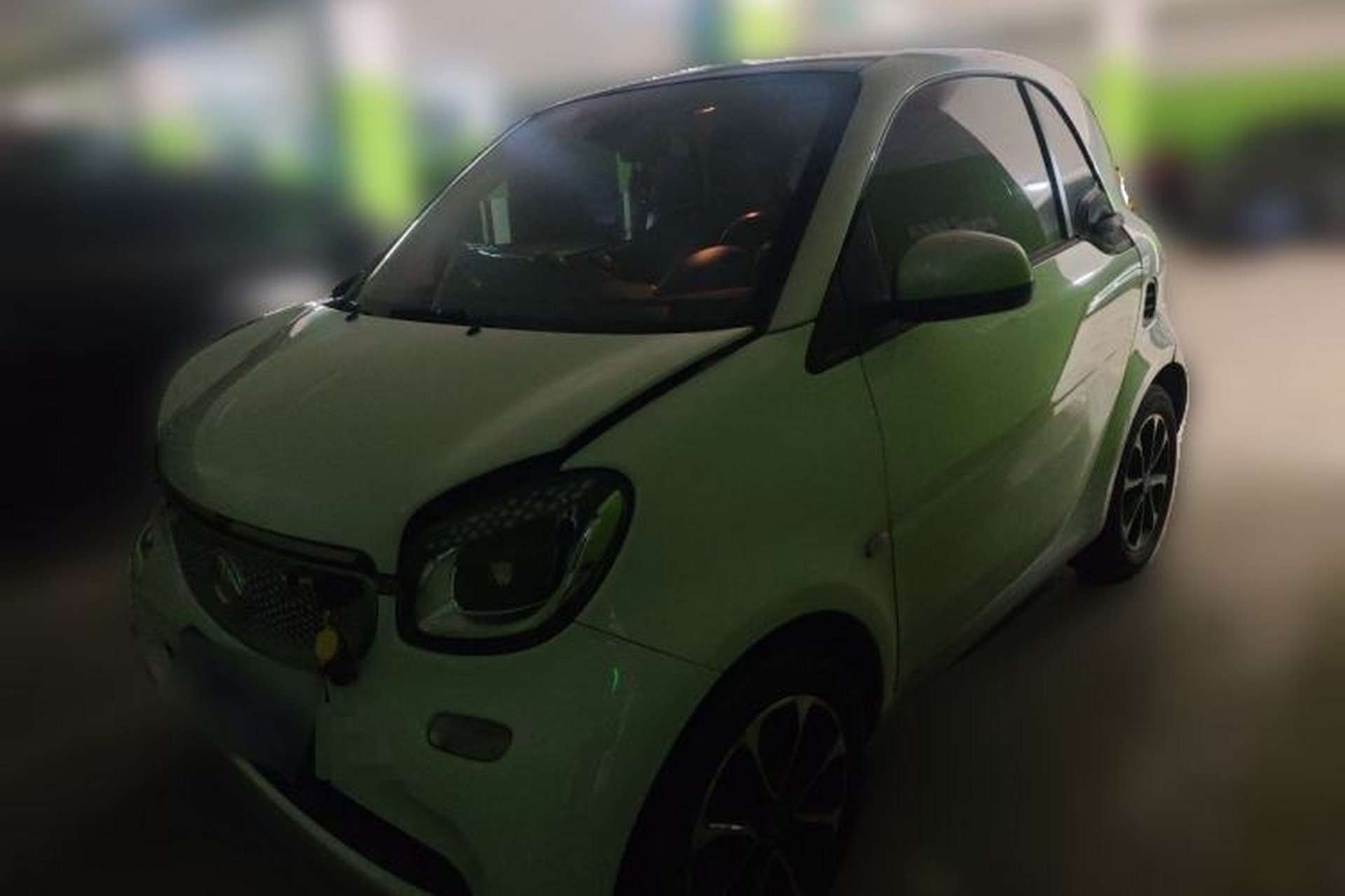Used smart fortwo 2015 1.0L 52 kW Hardtop Passion Edition Front Left 45 Deg