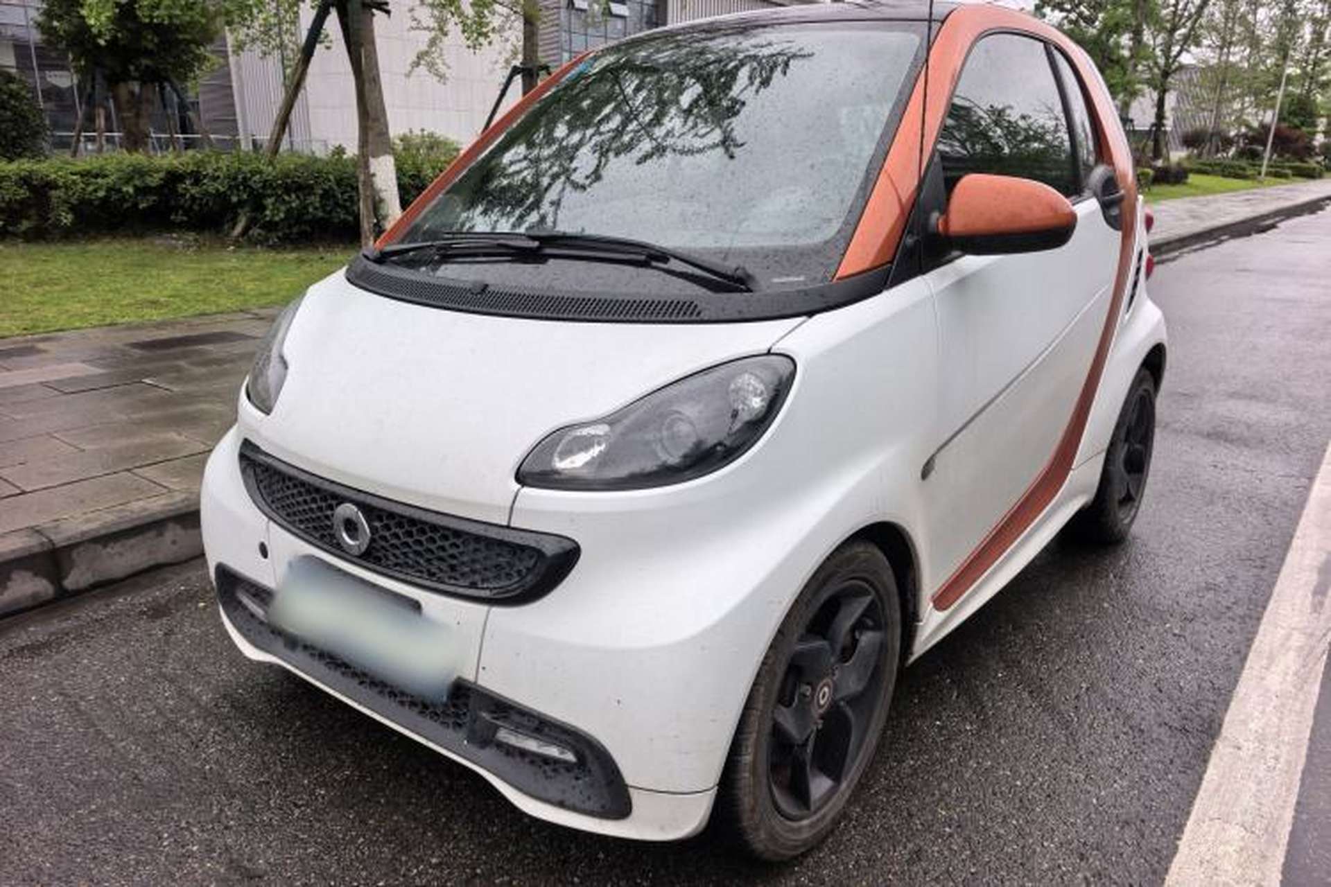 Used smart fortwo 2015 1.0 MHD Spark Special Edition Front Left 45 Deg