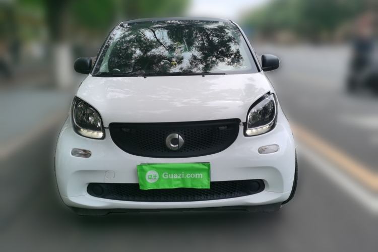 Used smart fortwo 2015 1.0L 52 kW hardtop Dynamic version Front