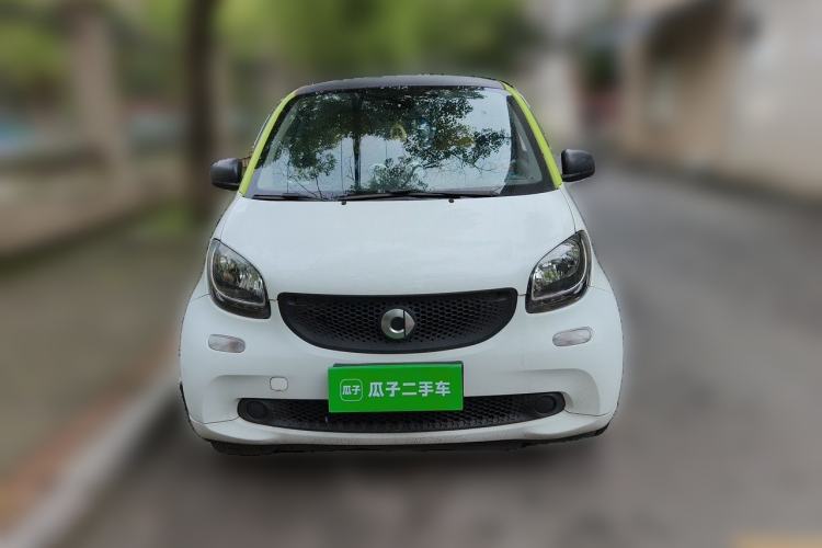 Used smart fortwo 2015 1.0L 52 kW hardtop Dynamic version Front