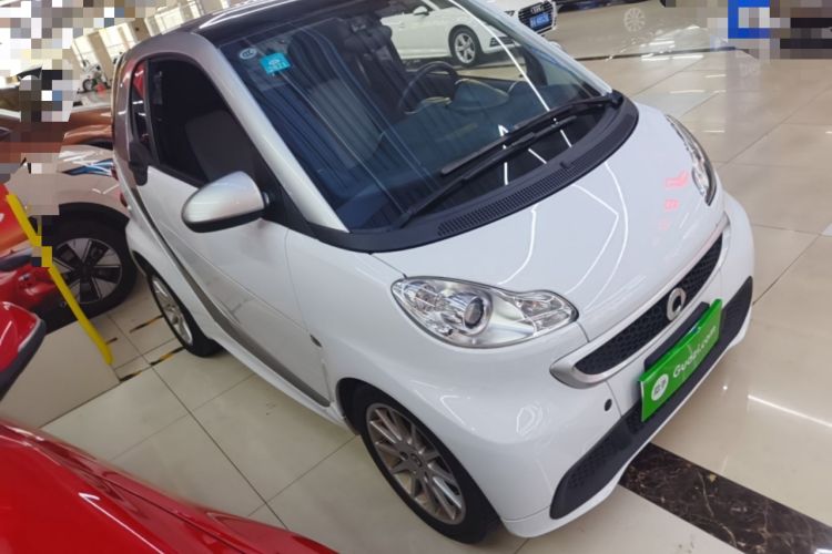 Used smart fortwo 2015 1.0 MHD Comfort Travel Edition Front Right 45 Deg