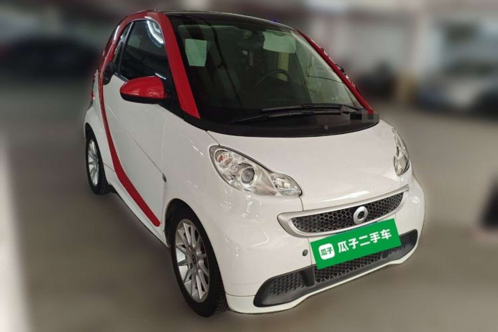 Used smart fortwo 2015 1.0 MHD Comfort Travel Edition Front Right 45 Deg