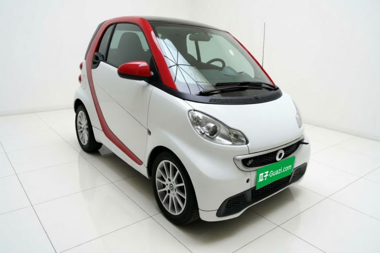 Used smart fortwo 2015 1.0 MHD Comfort Travel Edition Front Right 45 Deg