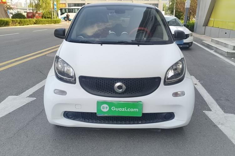 Used smart fortwo 2015 1.0L 52 kW hardtop Dynamic version Front
